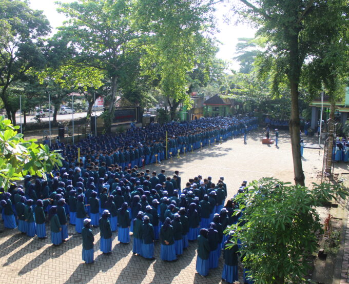 SMA Negeri 1 Durenan Peringati Hari Kesaktian Pancasila dan Beri Penghargaan untuk Siswa Berprestasi